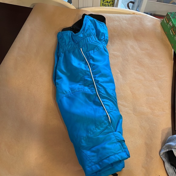 Blue Snow Pants Adjustable Elastic Shoulders, Zipper & Snap closure 18M 26lbs - Picture 3 of 9